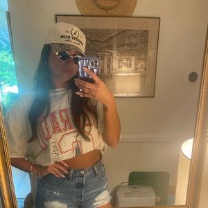 Meet your Posher, Evi